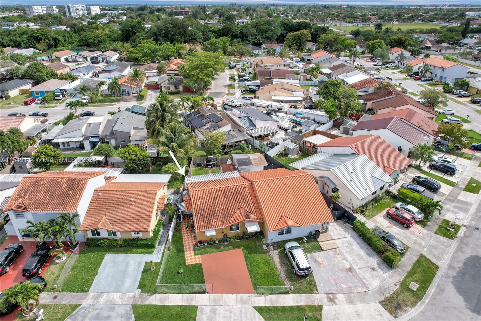 12052 Southwest 208th Terrace Miami, FL 33177 - Photo 4 of 44 Gallery Image 4