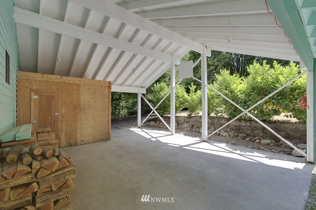 8200 Hansen Road Northeast Bainbridge Island, WA 98110 - Photo 4 of 25 Gallery Image 4