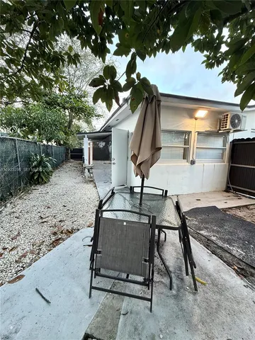 $1,300 | 7815 Northwest 5th Court, Unit 3, Miami, FL 33150