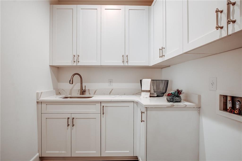 585 Sherwood Road Northeast Atlanta, GA 30324 - Photo 32 of 104