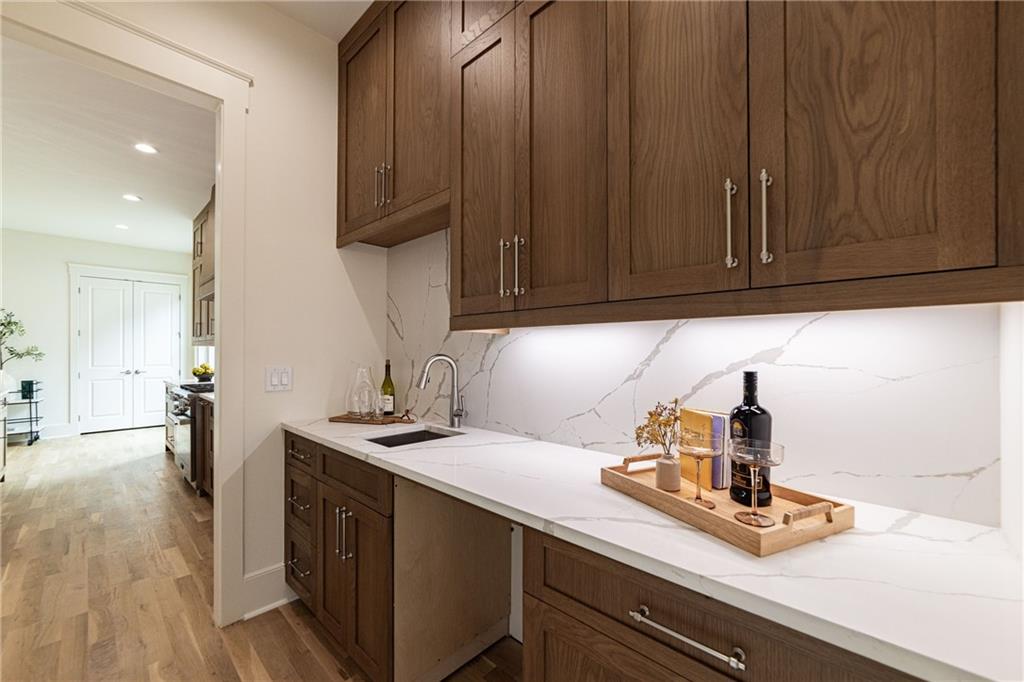 585 Sherwood Road Northeast Atlanta, GA 30324 - Photo 42 of 104