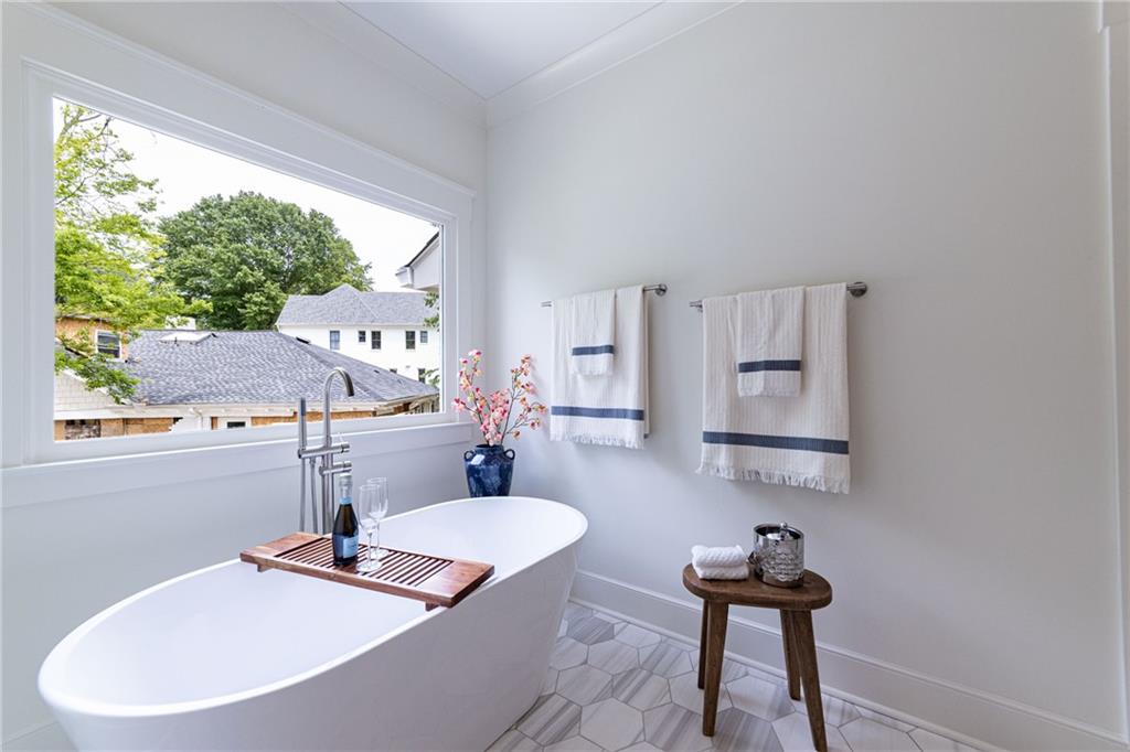 585 Sherwood Road Northeast Atlanta, GA 30324 - Photo 48 of 104