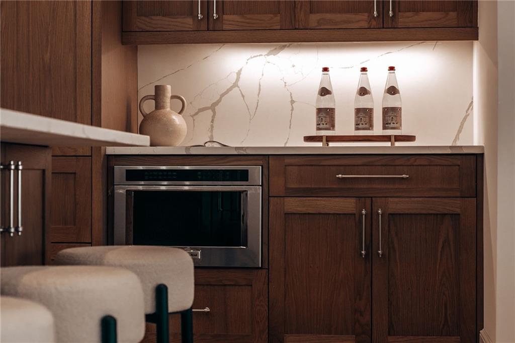 585 Sherwood Road Northeast Atlanta, GA 30324 - Photo 10 of 104