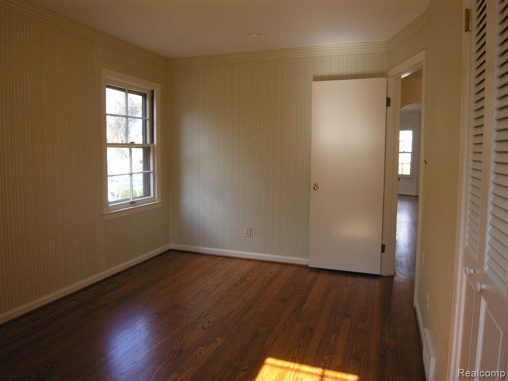 413 Touraine Road Grosse Pointe, MI 48236 - Photo 7 of 11 DSCN7938.JPG