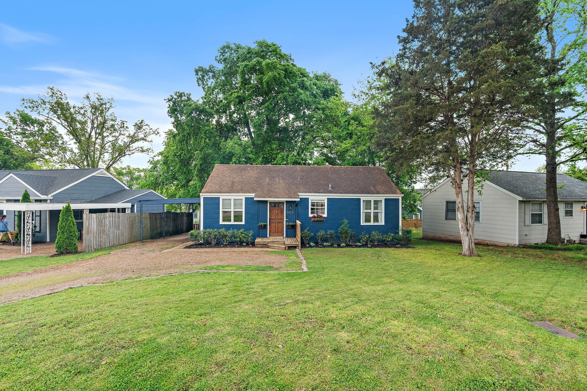 5423 Knob Road Nashville, TN 37209 - Photo 2 of 28