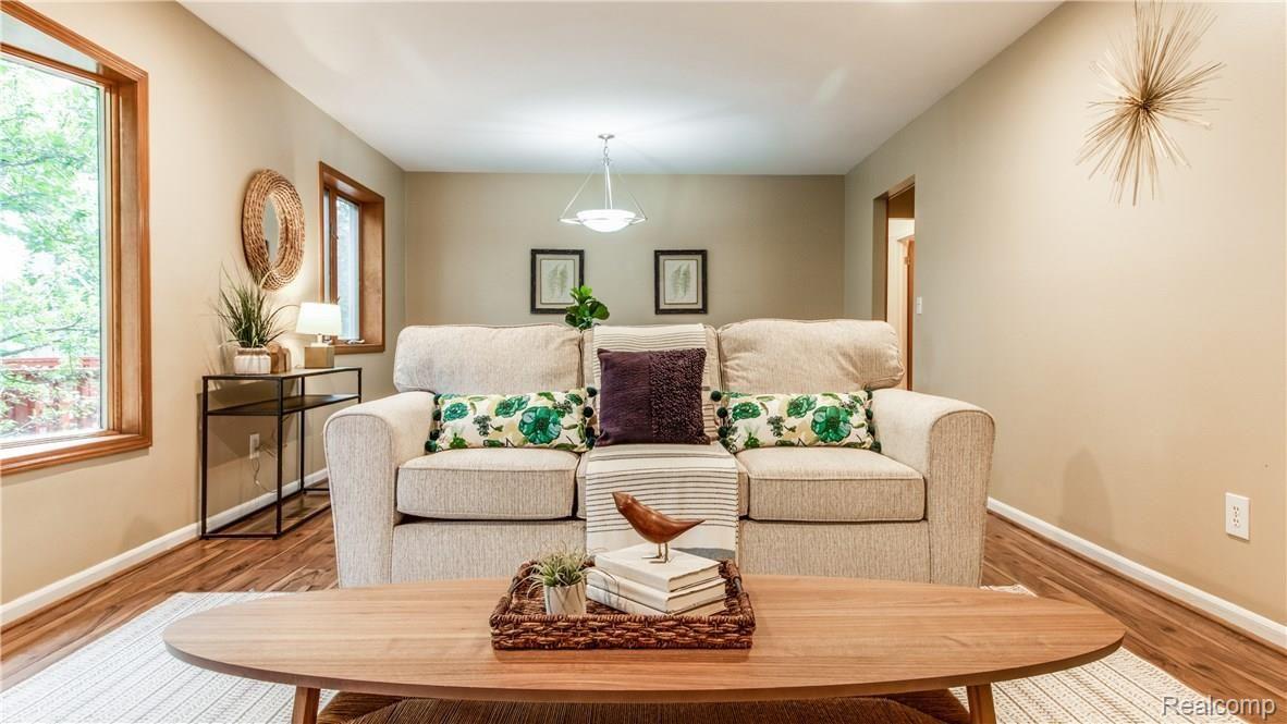 5097 Aintree Court Rochester, MI 48306 - Photo 16 of 41 Interiors (17 of 48).jpg