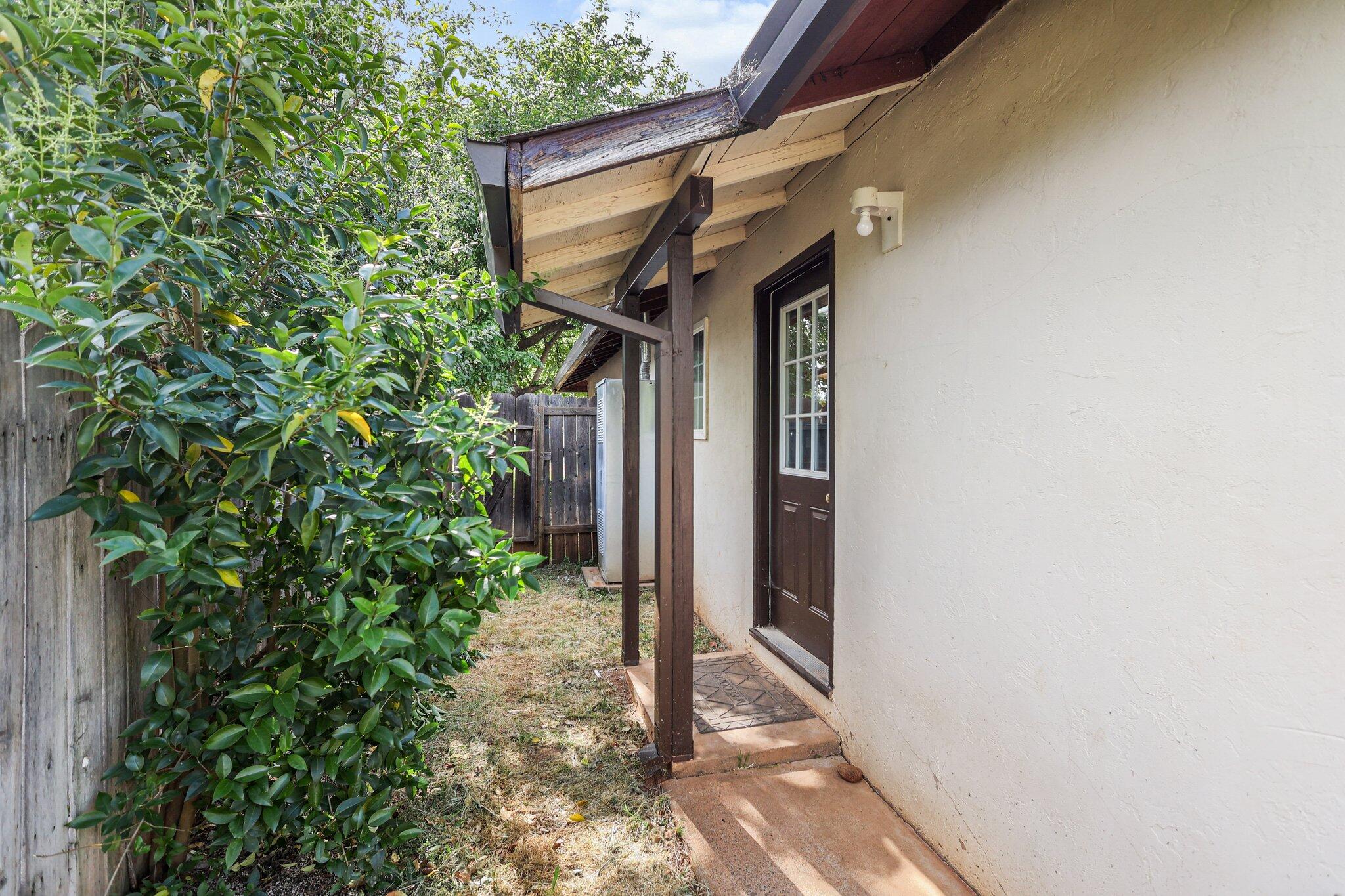 3581 Echo Road Redding, CA 96002 - Photo 14 of 19 a view of a pathway of a building