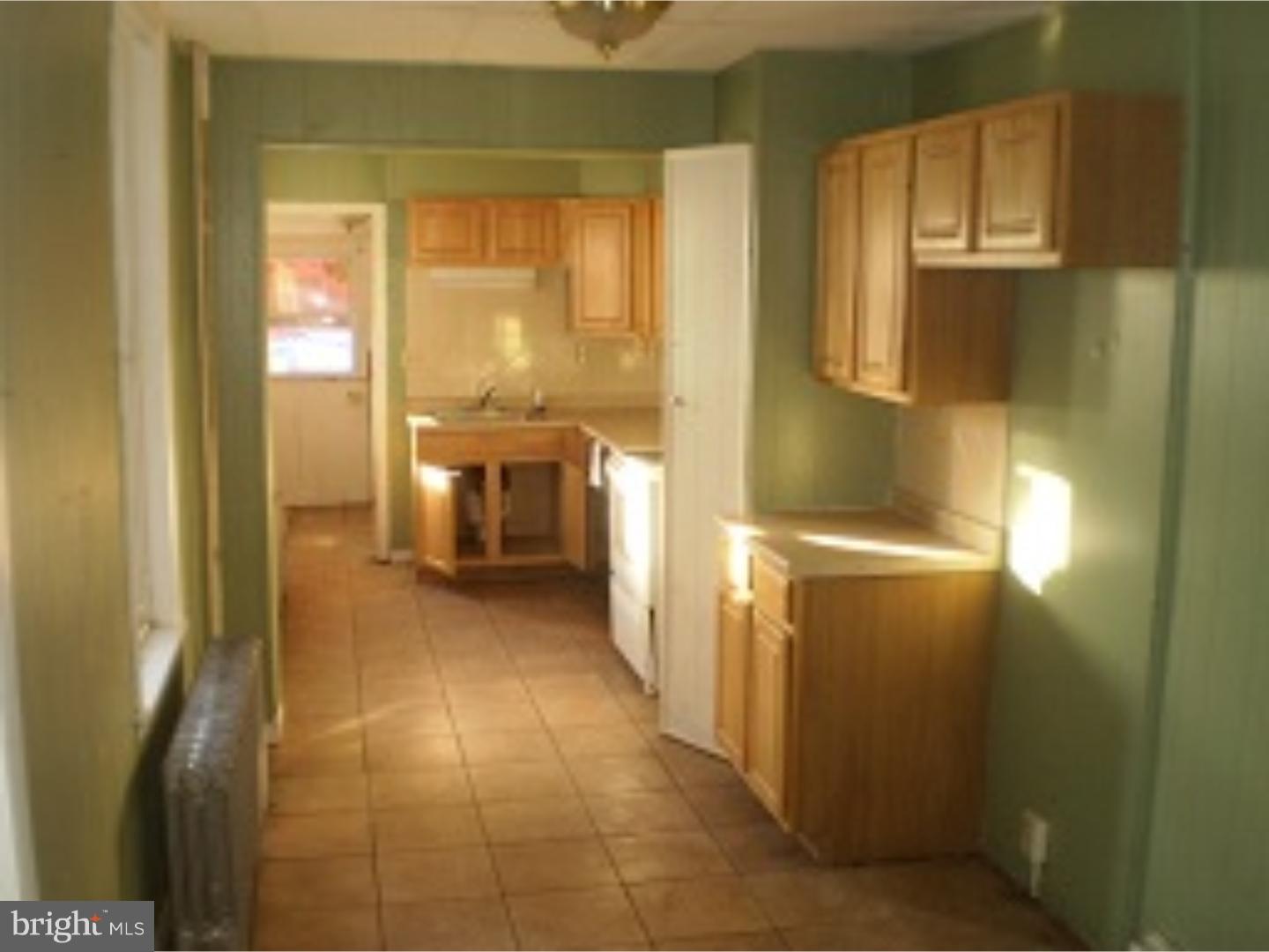 724 Locust Street Reading, PA 19604 - Photo 3 of 9 Gallery Image 3