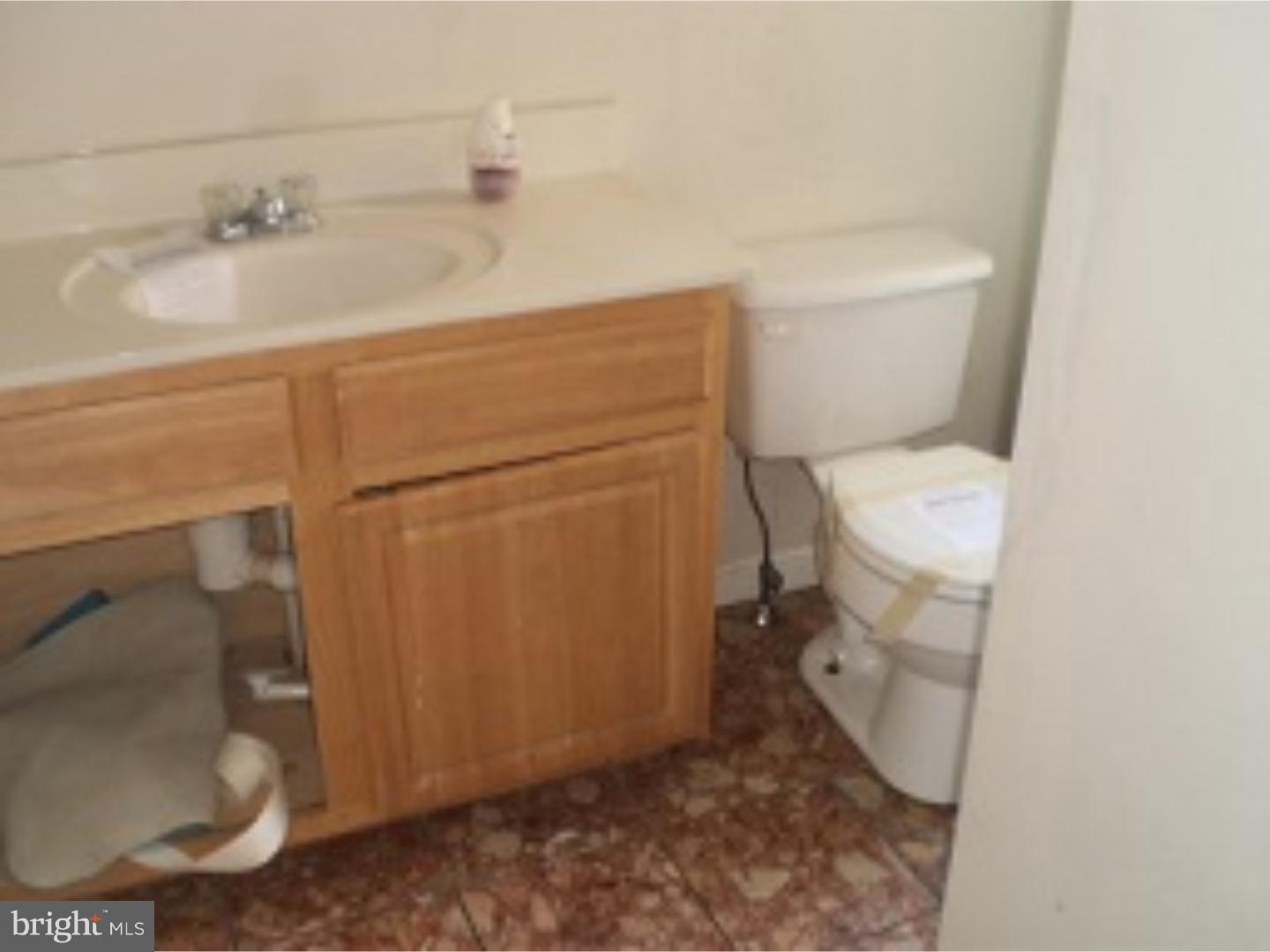 724 Locust Street Reading, PA 19604 - Photo 7 of 9 Gallery Image 7