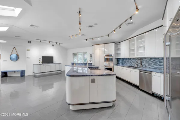 $5,800,000 | 17 Oyster Bay Drive, Rumson, NJ 07760