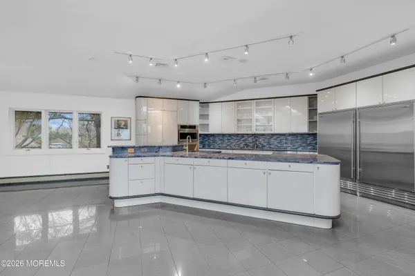 $5,800,000 | 17 Oyster Bay Drive, Rumson, NJ 07760