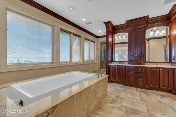 $5,800,000 | 17 Oyster Bay Drive, Rumson, NJ 07760