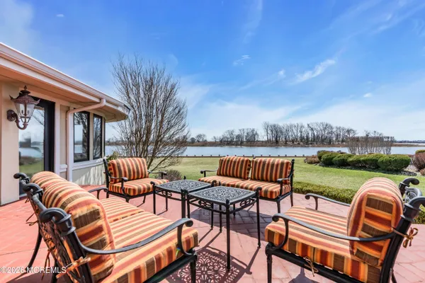 $5,800,000 | 17 Oyster Bay Drive, Rumson, NJ 07760