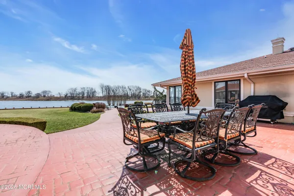 $5,800,000 | 17 Oyster Bay Drive, Rumson, NJ 07760