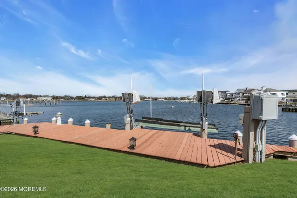 $5,800,000 | 17 Oyster Bay Drive, Rumson, NJ 07760