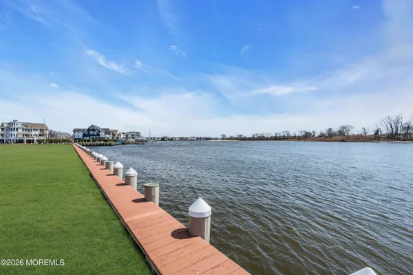 $5,800,000 | 17 Oyster Bay Drive, Rumson, NJ 07760