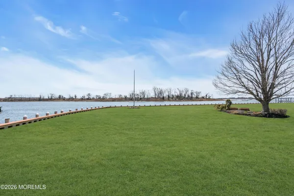 $5,800,000 | 17 Oyster Bay Drive, Rumson, NJ 07760