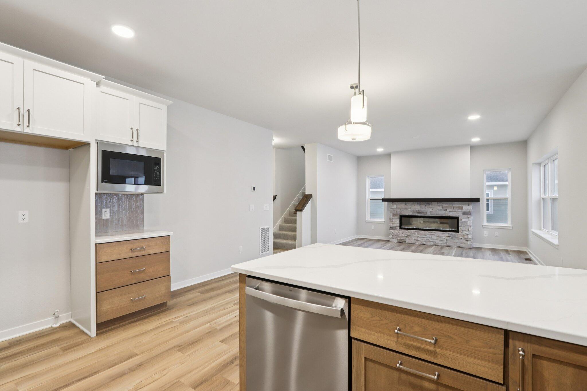 2491 Boulder Drive Slinger, WI 53086 - Photo 16 of 32 Quartz Countertops