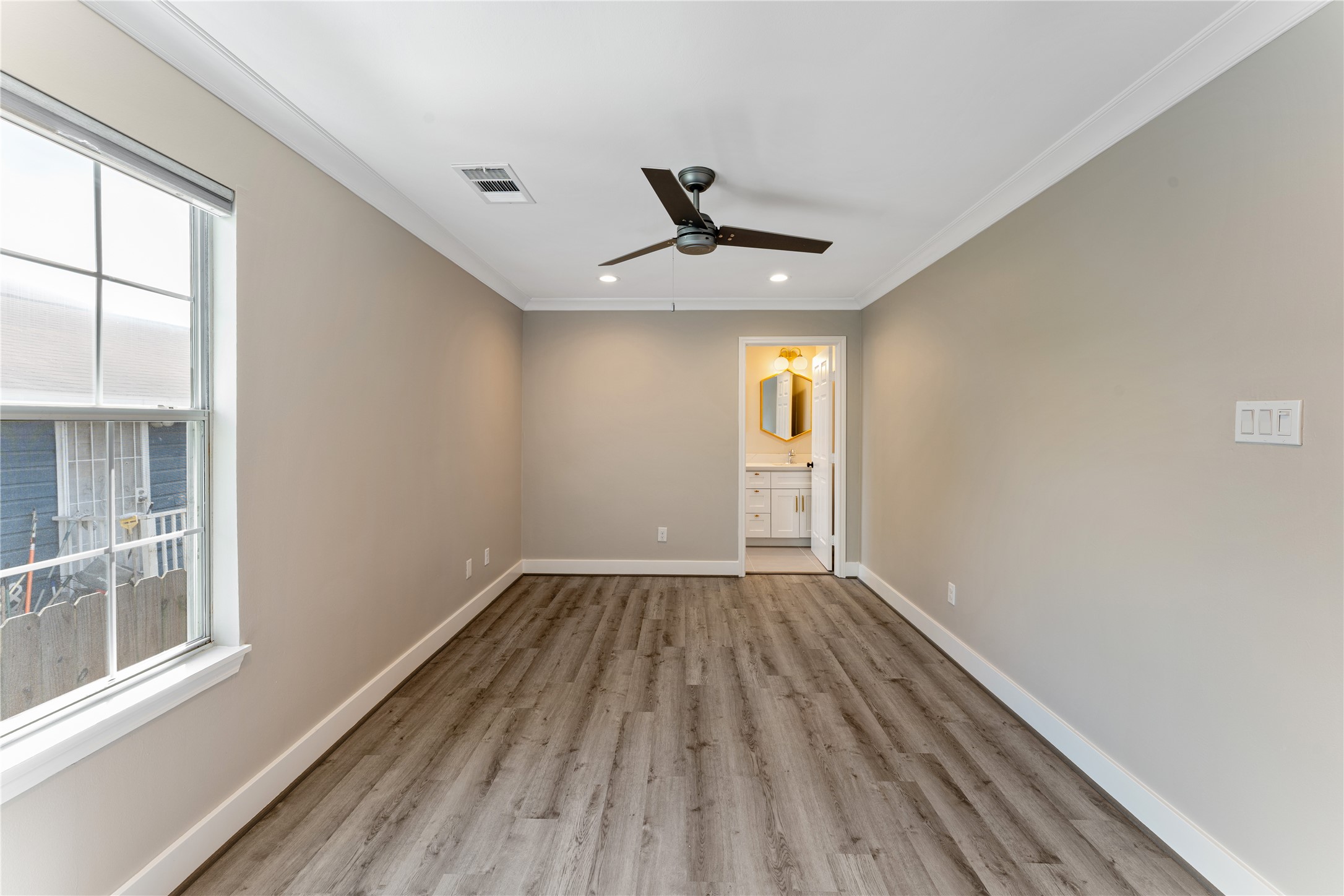 809 East 40th Street Houston, TX 77022 - Photo 27 of 33