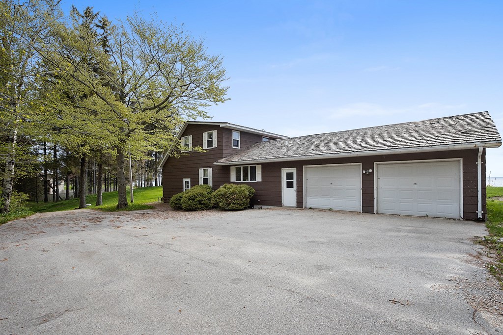 2890 North Lakeshore Road Kewaunee, WI 54216 - Photo 37 of 39