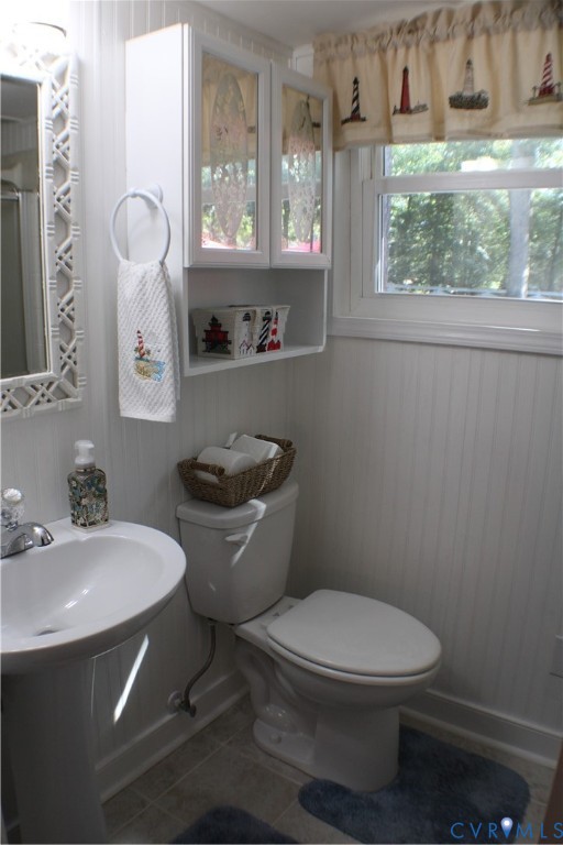 10009 Simplicity Street Chesterfield, VA 23832 - Photo 15 of 47 Updated, full bath with shower off of the expansiv
