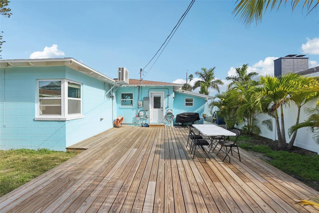 15424 2nd Street East Madeira Beach, FL 33708 - Photo 21 of 35