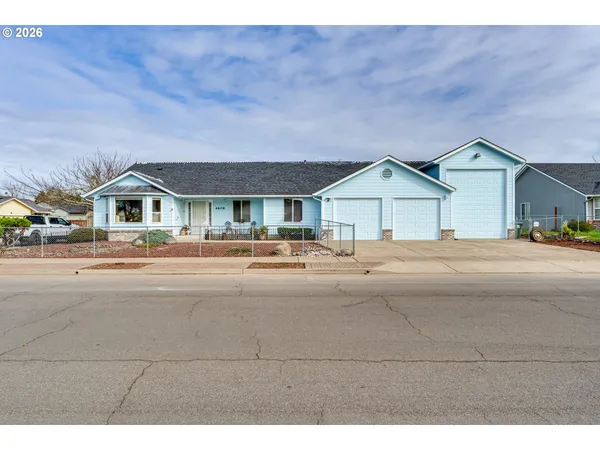 $575,000 | 4608 Holly Street, Springfield, OR 97478