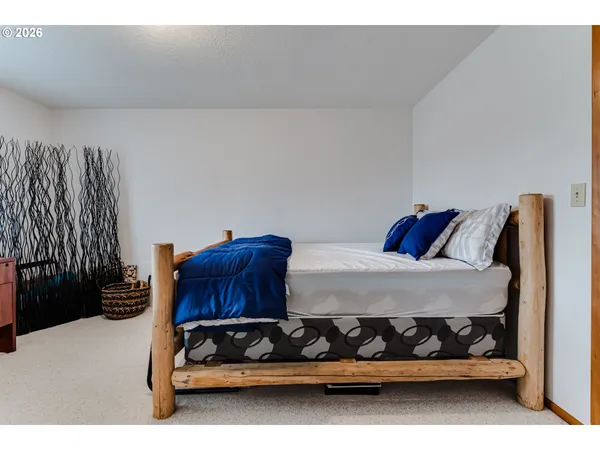 $575,000 | 4608 Holly Street, Springfield, OR 97478