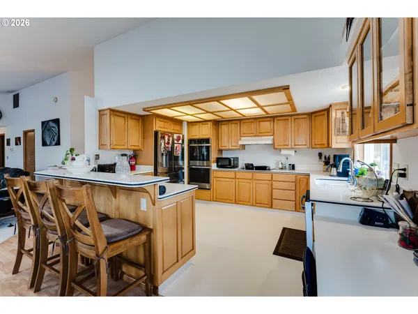 $575,000 | 4608 Holly Street, Springfield, OR 97478