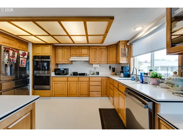 $575,000 | 4608 Holly Street, Springfield, OR 97478