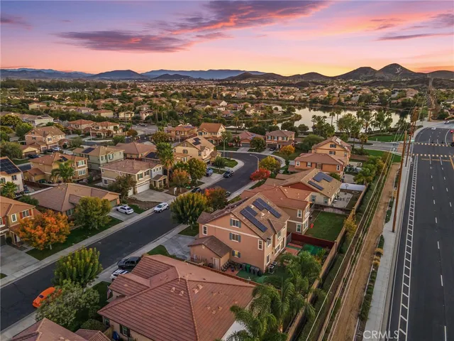 a picture of city view with lake view