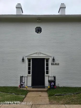 $1,500 | 5025 Wayneland Drive, Unit B12, Jackson, MS 39211