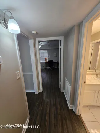 $1,500 | 5025 Wayneland Drive, Unit B12, Jackson, MS 39211