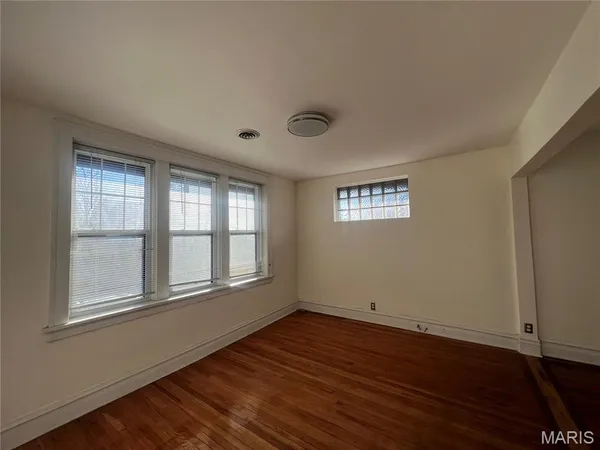 $1,400 | 7473 Wise Avenue, St. Louis, MO 63117