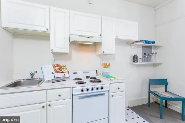 $995 | 1229 Chestnut Street, Unit 1416, Philadelphia, PA 19107