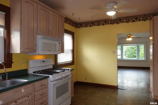 $125,000 | 559 Clark Street, Galesburg, IL 61401