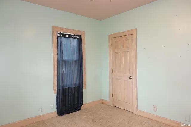 $125,000 | 559 Clark Street, Galesburg, IL 61401