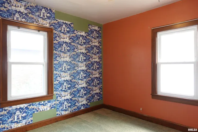 $125,000 | 559 Clark Street, Galesburg, IL 61401