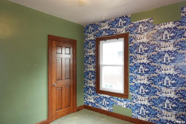 $125,000 | 559 Clark Street, Galesburg, IL 61401