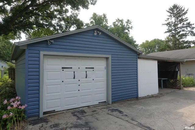 $125,000 | 559 Clark Street, Galesburg, IL 61401