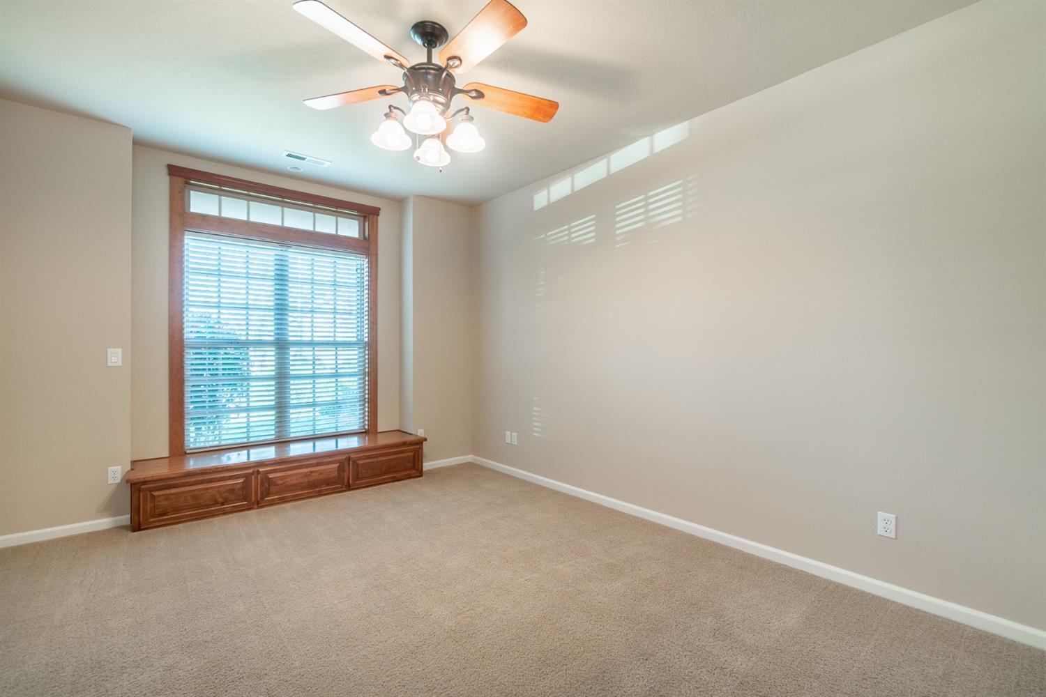946 Pumpkin Ridge Eagle Point, OR 97524 - Photo 13 of 31 Additional Photo