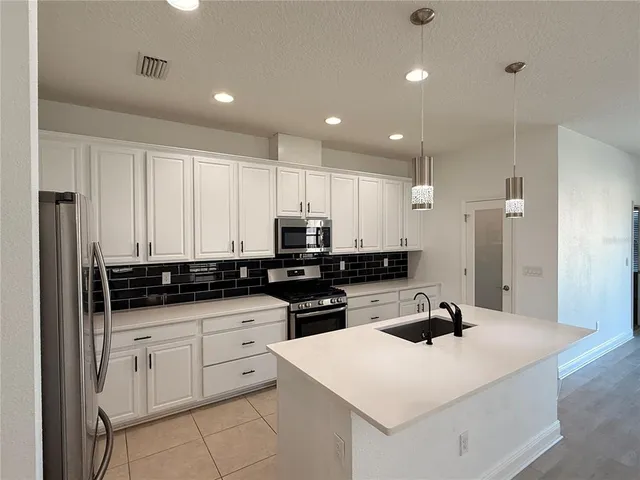 $3,300 | 7408 Sungold Meadow Court, Apollo Beach, FL 33572