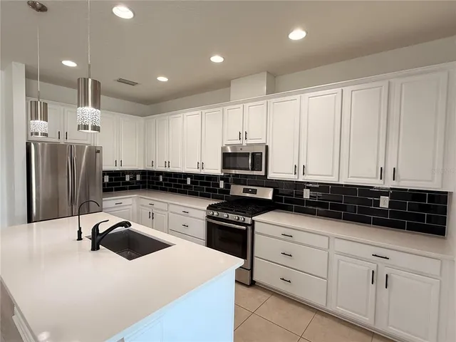 $3,300 | 7408 Sungold Meadow Court, Apollo Beach, FL 33572