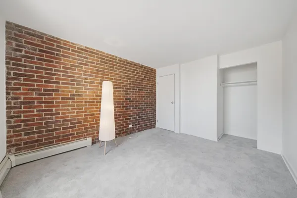 $264,900 | 3900 North Pine Grove Avenue, Unit 511, Chicago, IL 60613