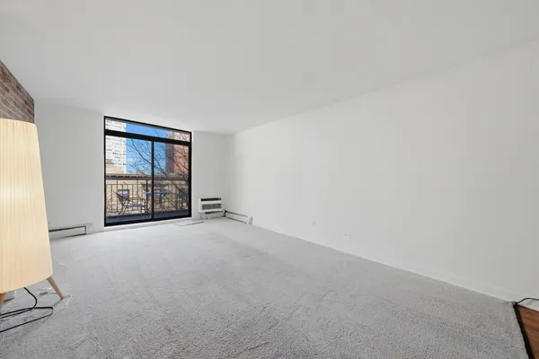 $264,900 | 3900 North Pine Grove Avenue, Unit 511, Chicago, IL 60613