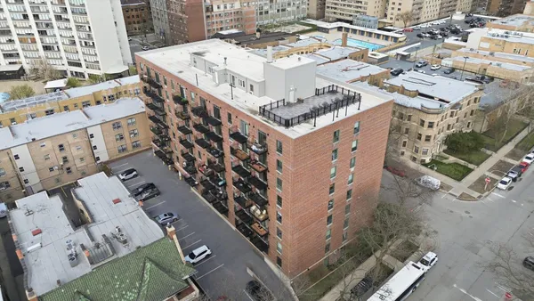 $264,900 | 3900 North Pine Grove Avenue, Unit 511, Chicago, IL 60613