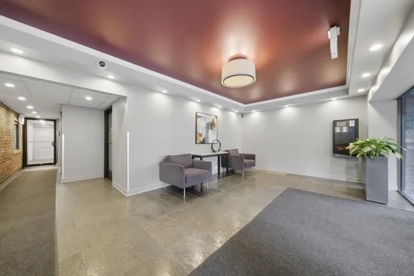 $264,900 | 3900 North Pine Grove Avenue, Unit 511, Chicago, IL 60613