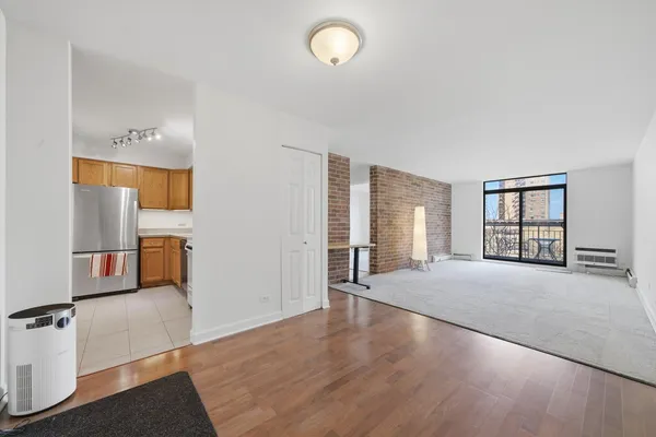 $264,900 | 3900 North Pine Grove Avenue, Unit 511, Chicago, IL 60613