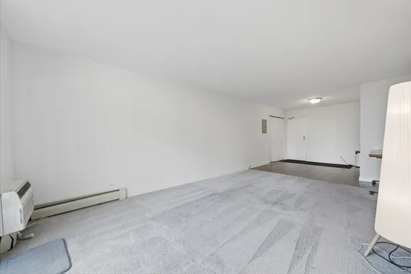 $264,900 | 3900 North Pine Grove Avenue, Unit 511, Chicago, IL 60613