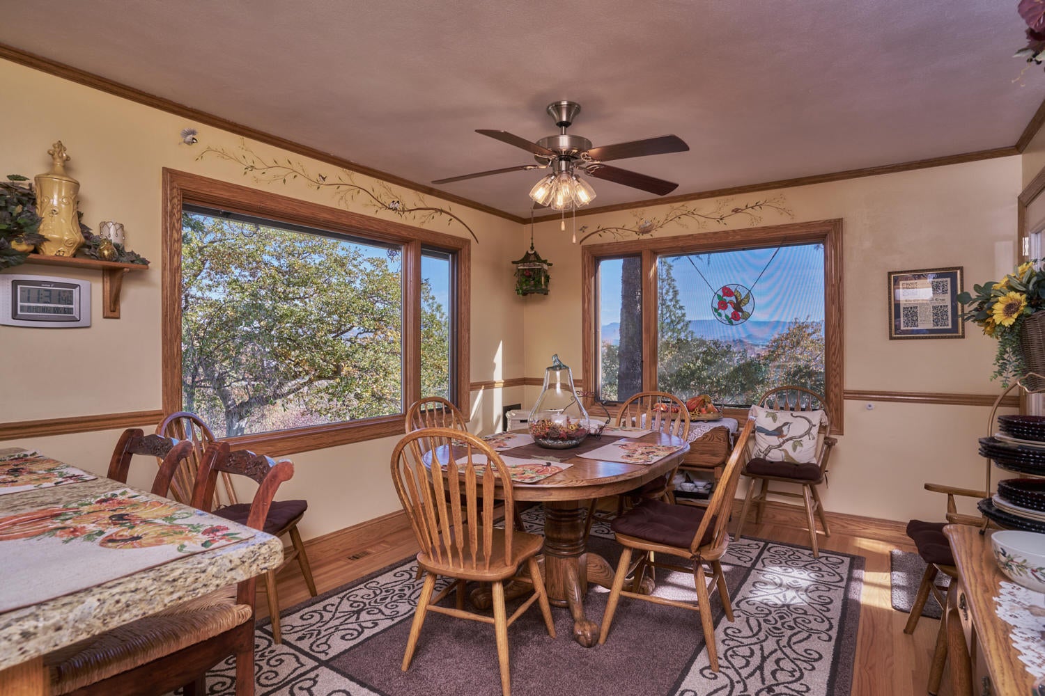 150 Nick Young Road Eagle Point, OR 97524 - Photo 11 of 41 Breakfast room with wonderful views.